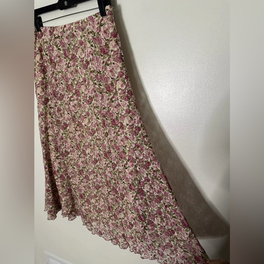 R.Q.T. skirt women’s size M fully lined rose lace beautiful - Picture 4 of 8